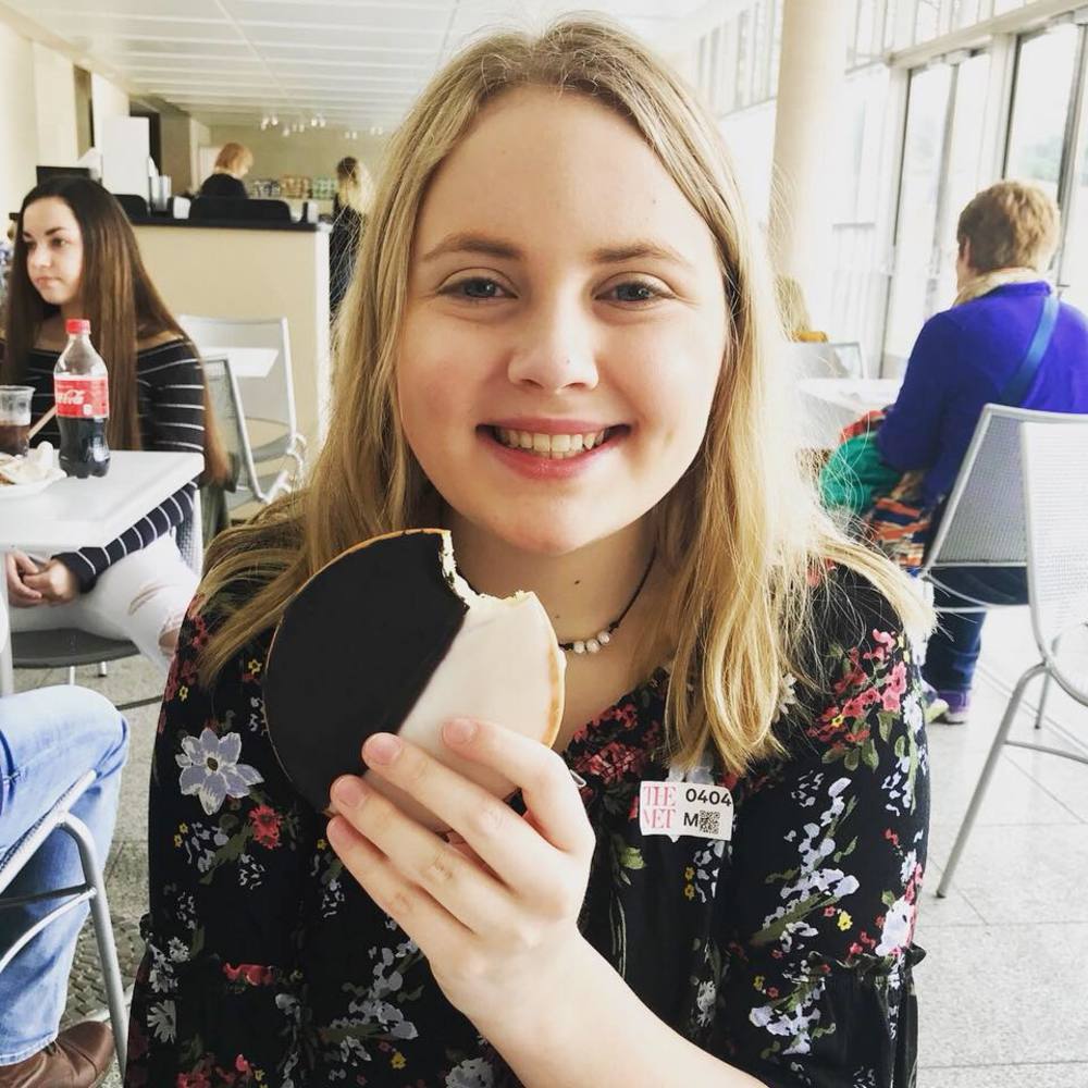 Meet your Posher, Lauren